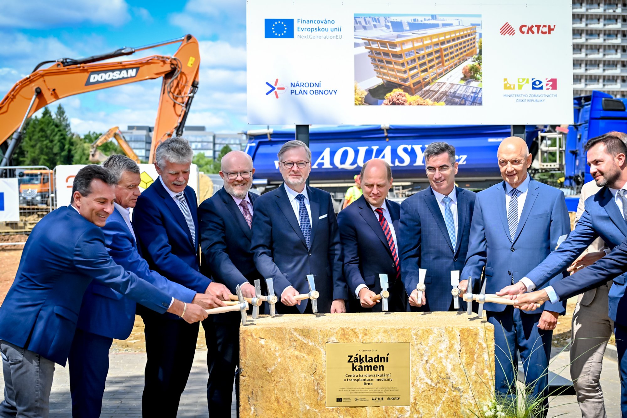 Premiér Fiala v Brně zahájil stavbu nového sídla Centra kardiovaskulární a transplantační medicíny