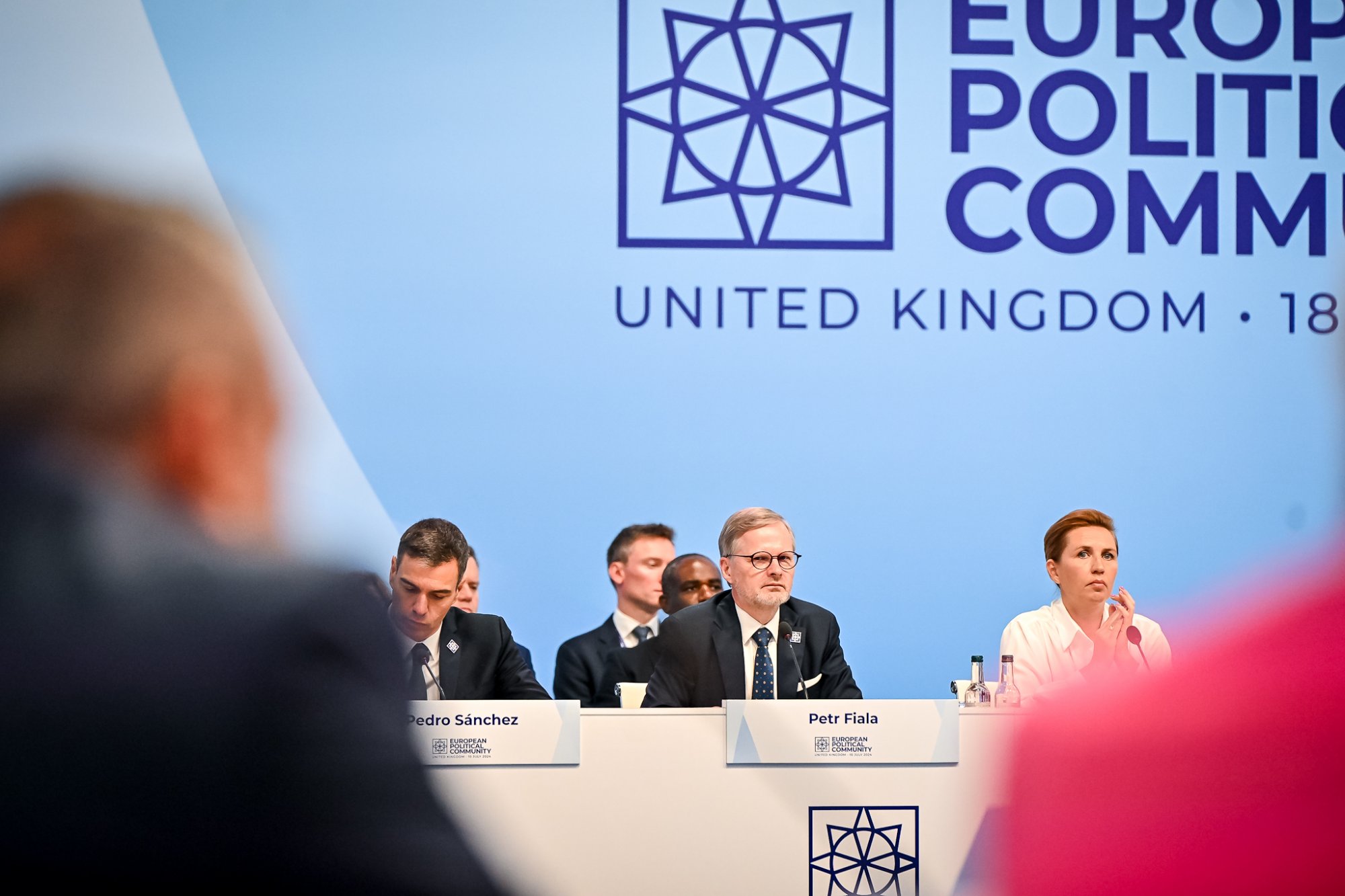 Premiér Fiala podepsal na summitu ve Velké Británii s prezidentem Zelenským bezpečnostní dohodu