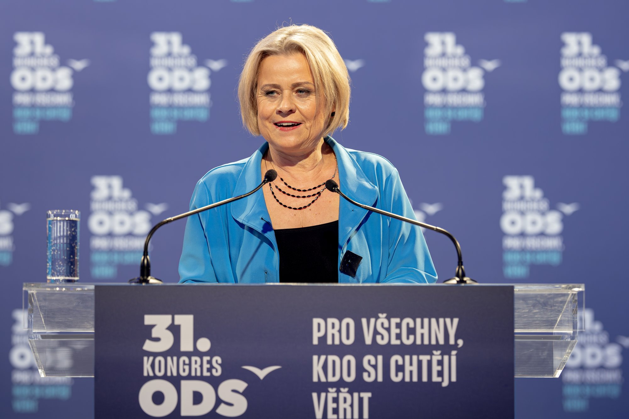 ČRo: Naše frakce sanitární kordon nerespektuje. My jsme vždy říkali, že je potřeba komunikovat napříč, říká předsedkyně europoslaneckého klubu ODS Veronika Vrecionová
