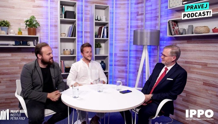Pravej podcast: S odstupem bude naše vláda hodnocena pozitivně, říká premiér Petr Fiala