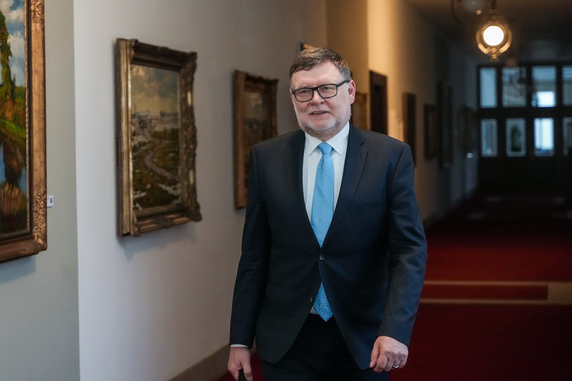 Návrh státního rozpočtu na rok 2025 počítá se schodkem 230 mld. Kč, konsolidace pokračuje a vláda rekordně investuje
