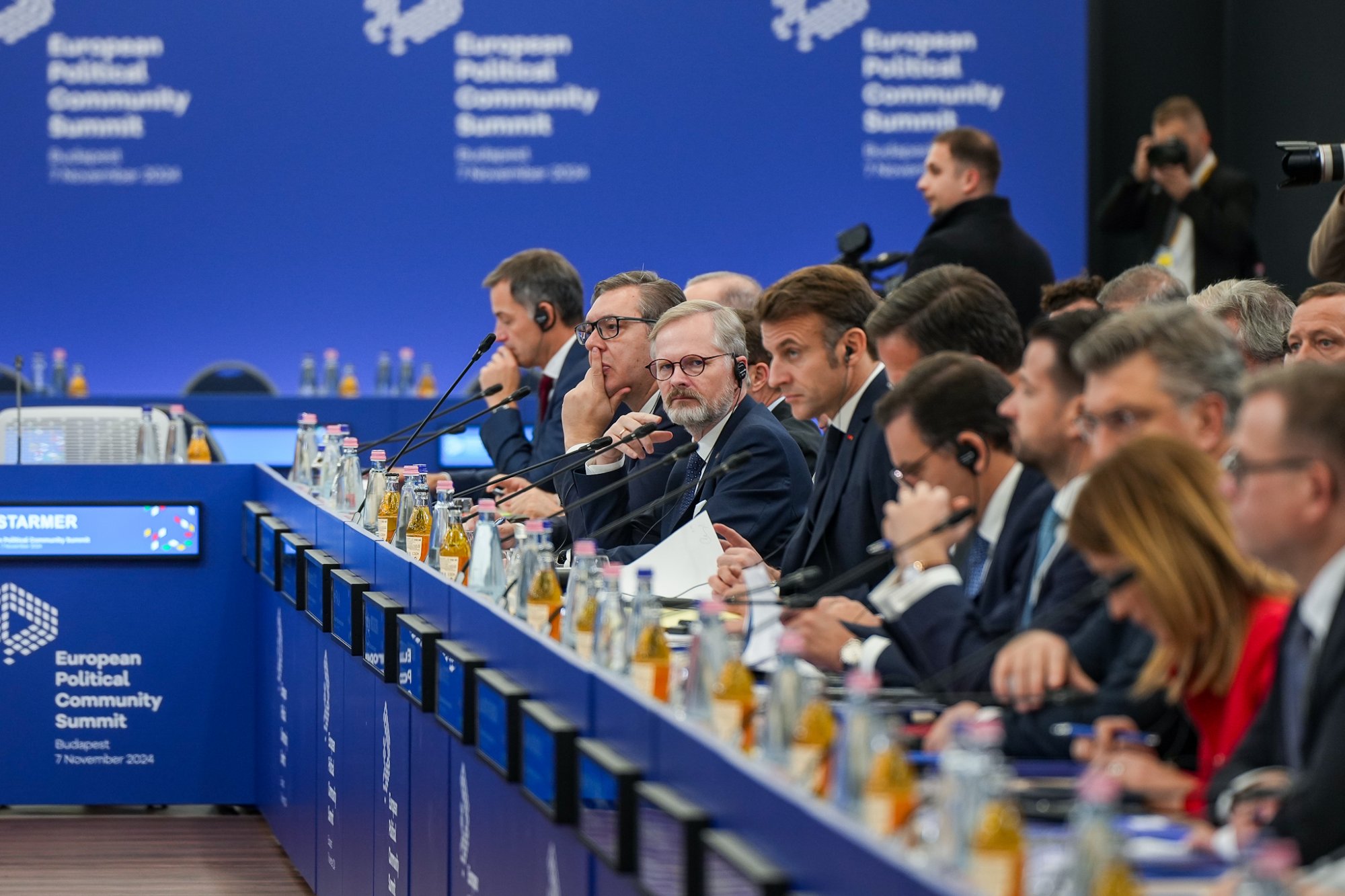 Premiér Fiala v Budapešti: Hledáme ráznější řešení, která zastaví nelegální migraci ještě před hranicemi Evropy