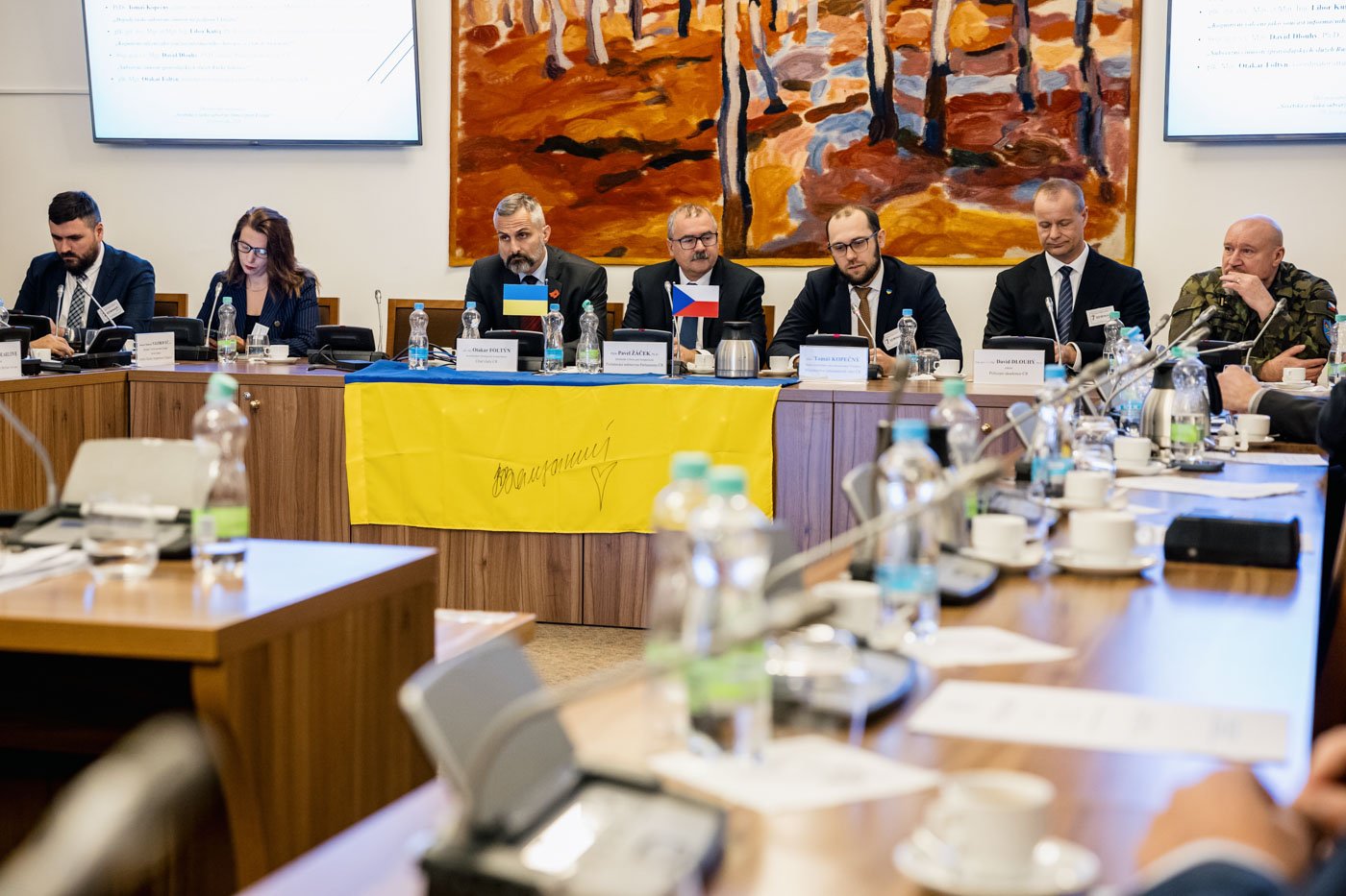 Pavel Žáček: Mezinárodní konference Sovětská a ruská subverzní činnost proti Evropě upozornila na užívání sovětských praktik i v současném válečném konfliktu Ruska s Ukrajinou