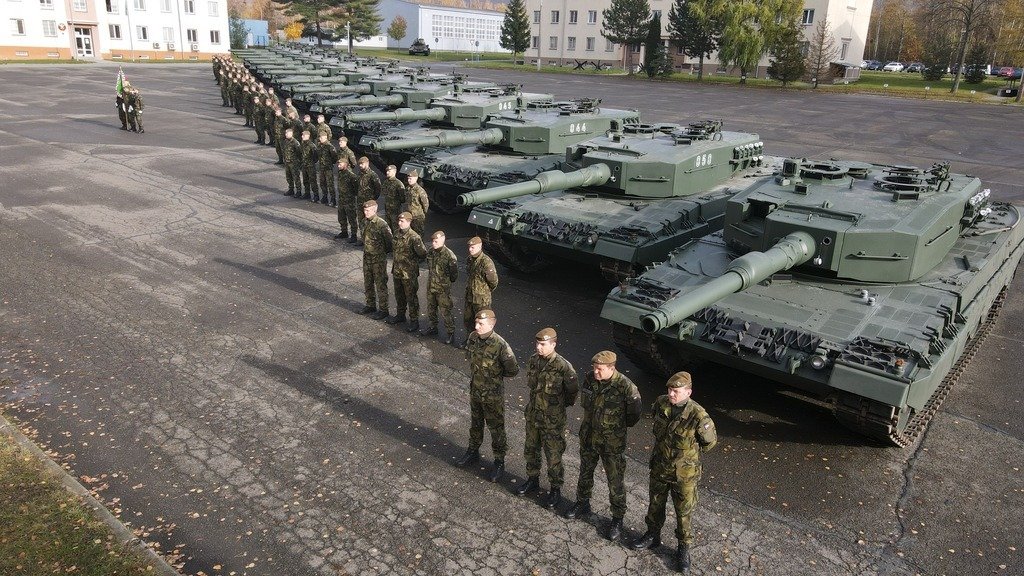 Ministerstvo obrany uzavřelo smlouvu na nákup 14 tanků Leopard 2A4