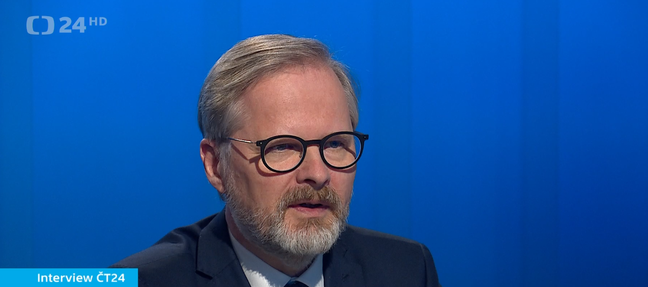 Kdo se nestará o svou bezpečnost, dopadne špatně, řekl v Interview ČT24 premiér Petr Fiala