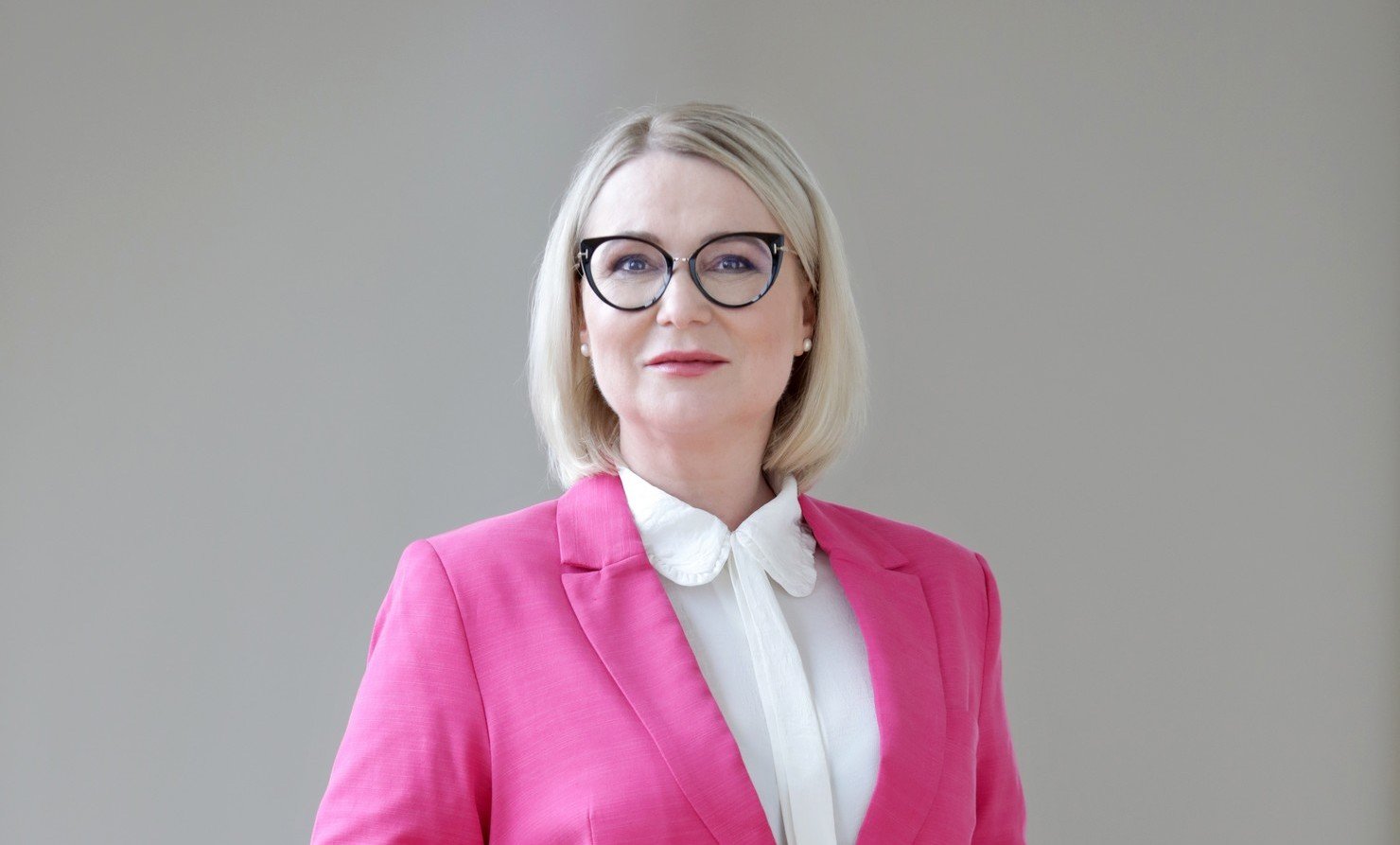 ČRo: Služba v uniformě by lidem měla dát společenský status. Vojákům přidáme tisíce, slibuje Jana Černochová