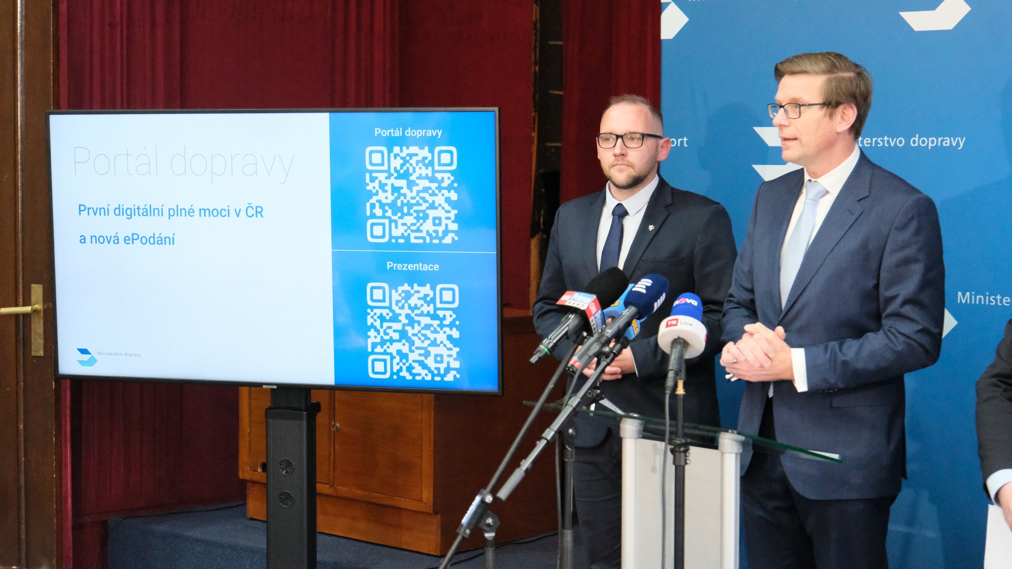 Martin Kupka: V zastoupení je možné nahlížet na bodové konto, vyzvedávat řidičské průkazy a registrační značky