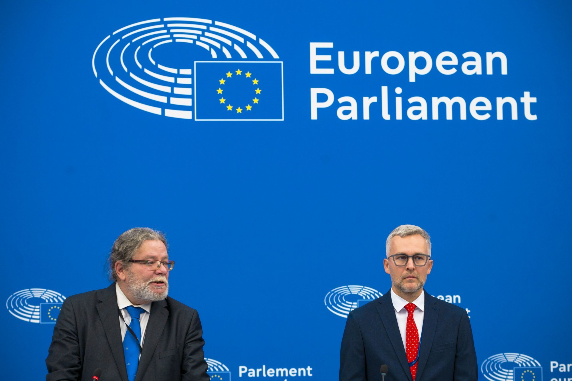 Europoslanci ODS: Návrh na řešení pokut pro automobilky zůstal v půli cesty