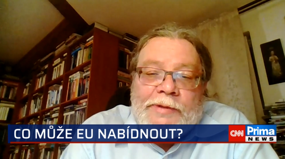 Alexandr Vondra: Udělejme show a vystavme Trumpa tlaku, vždyť jejich auta stojí za starou bačkoru