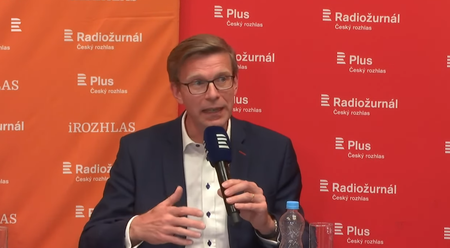 Martin Kupka: Předvolební debata ČRo na téma Jak motivovat lidi, aby více využívali hromadnou dopravu?
