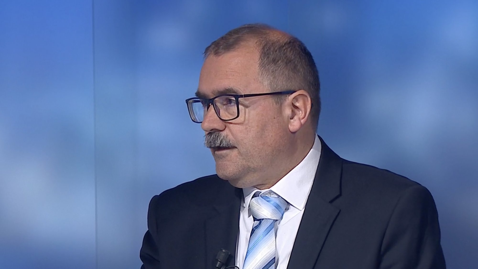 Íránské nukleární zbraně by mohly vést k jadernému holocaustu, míní Žáček