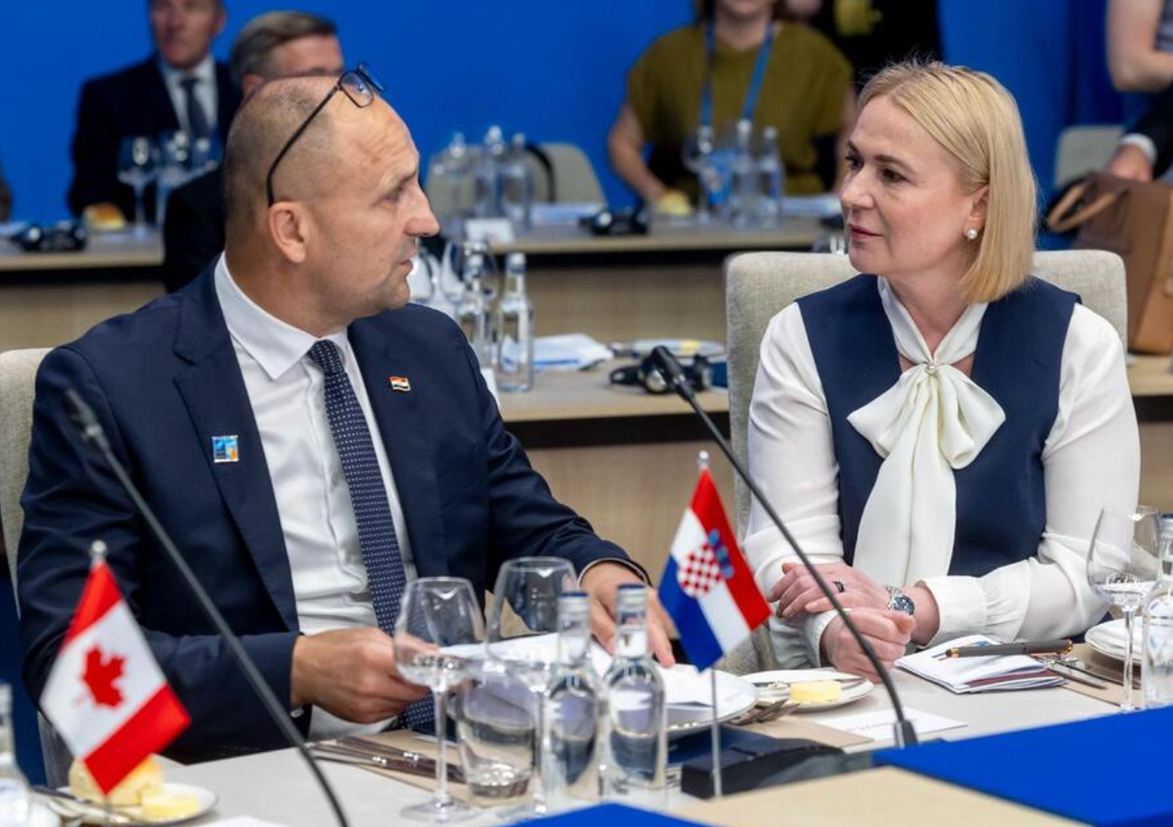 V Haagu začíná summit NATO, řešit bude i závazek členů k navýšení obranných výdajů