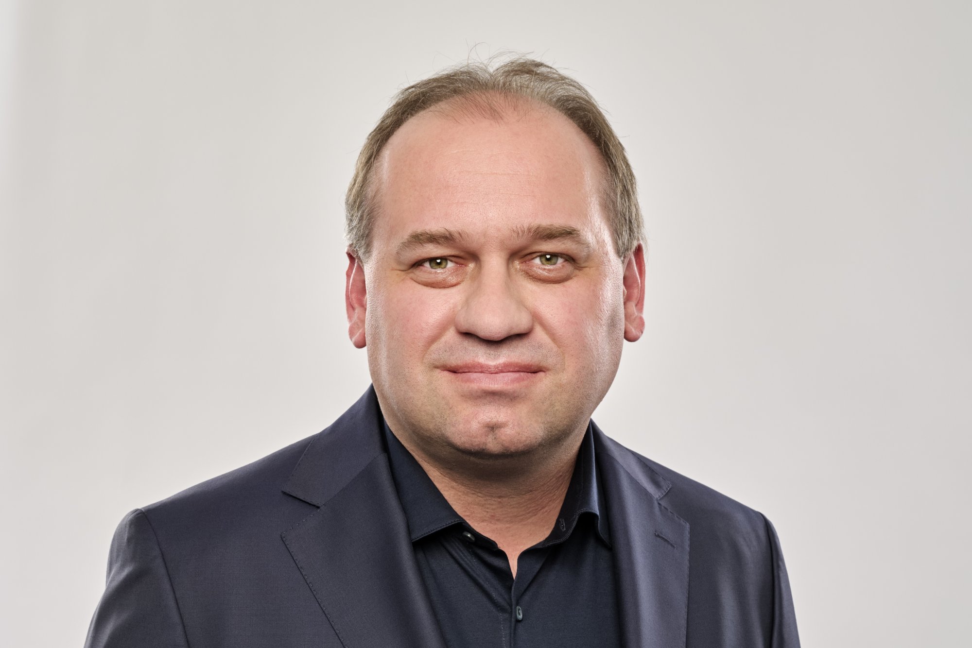Jan Hofmann v ČRo Plus: Osm let tu předchozí vlády pro obranu nic nedělaly a teď je potřeba to nějakým způsobem dohnat