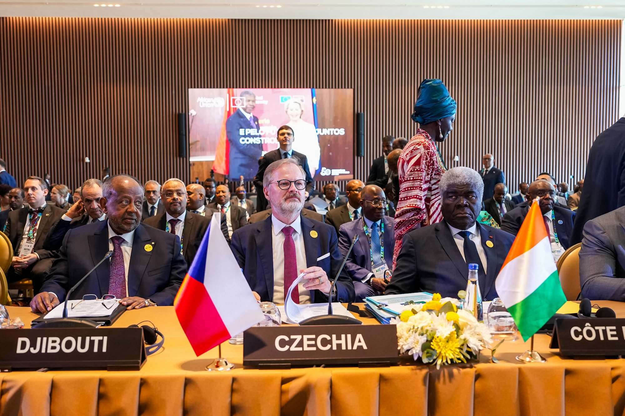 Premiér Petr Fiala po summitu v Angole: Pokud chceme omezit nelegální migraci, musíme více spolupracovat s Afrikou