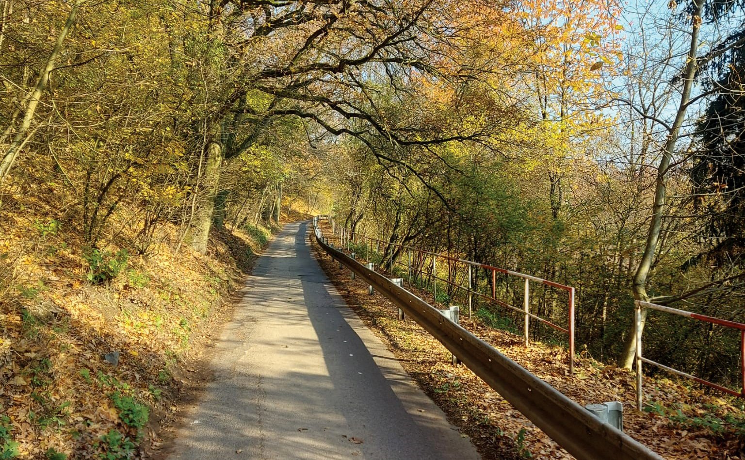 Konec provizorních řešení! Radnice zajistila regulérní osvětlení ulice Na Pomezí