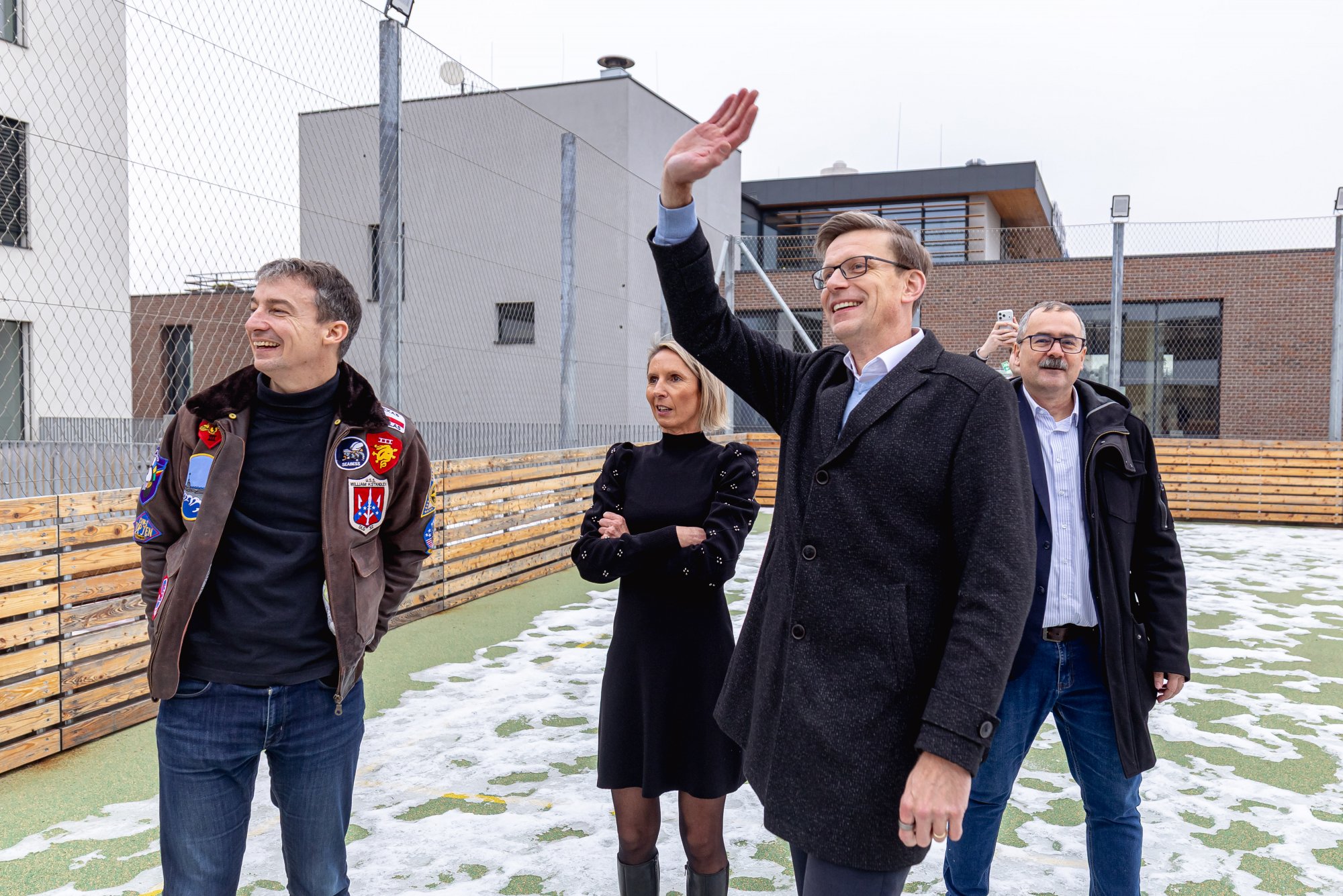 KUPKA JEDE ZA VÁMI: Předseda ODS Martin Kupka navštívil na Praze 9 školu i záchranáře v jejich nové budově