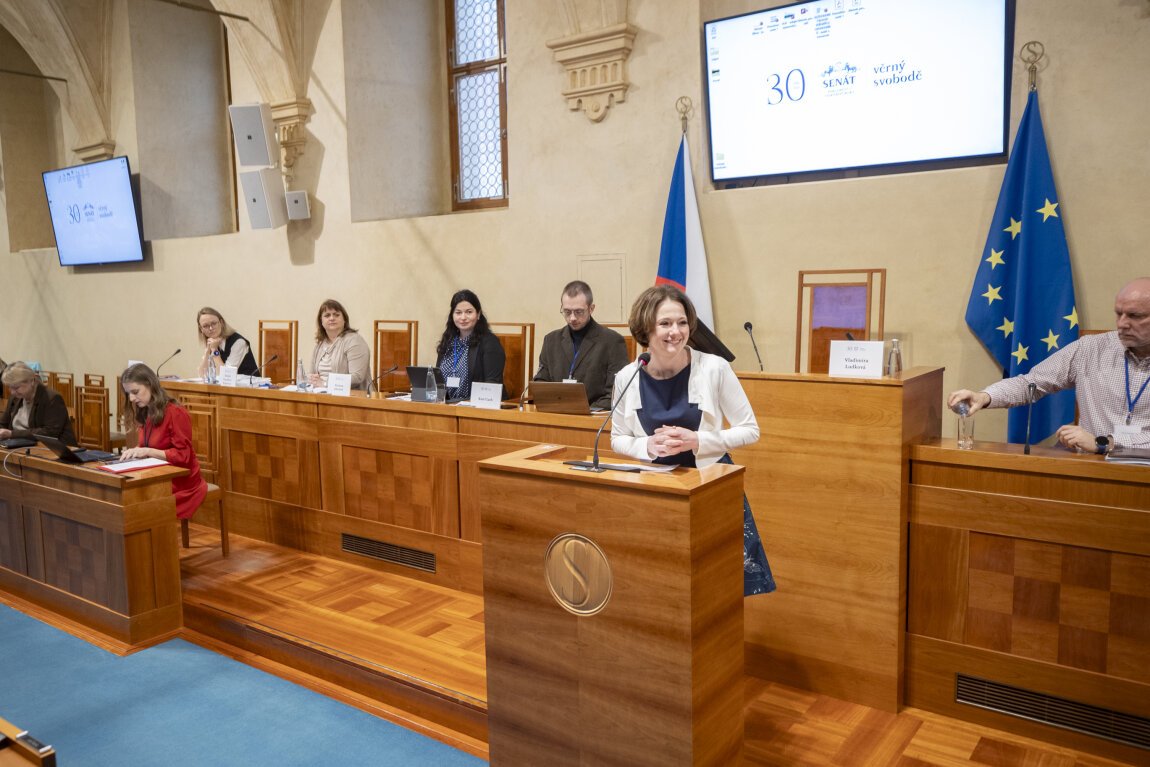 Senátní výbor pro sociální politiku: Opatrovnictví je klíčovou, ale legislativně opomíjenou oblastí
