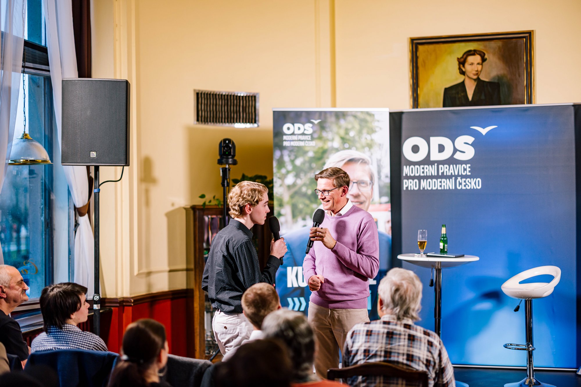 KUPKA JEDE ZA VÁMI: Martin Kupka v Plzeňském kraji návštívil školu, firmy i domov pro seniory, den zakončil debatou v Plzni