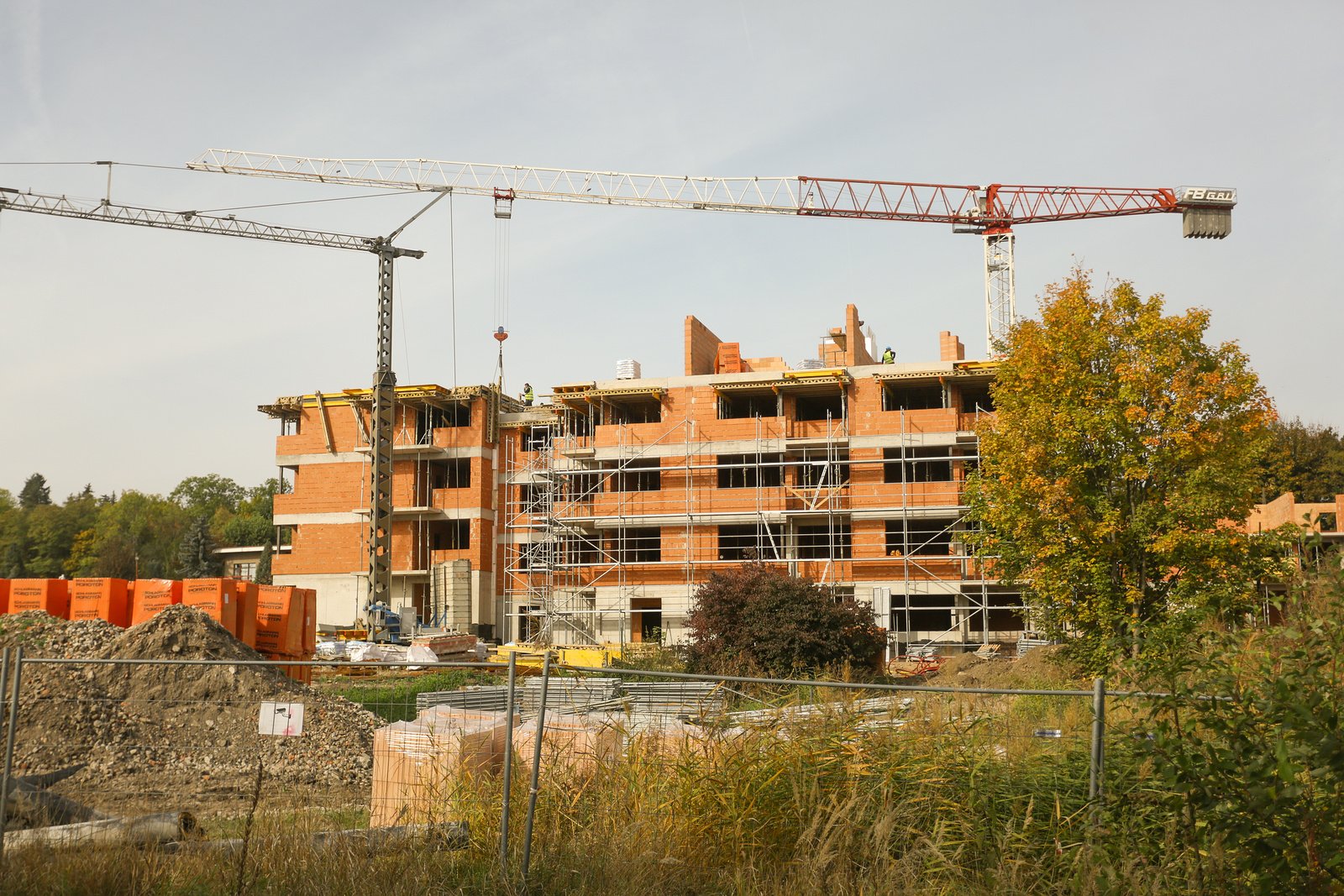 Rychleji stavět, ale bez chaosu: funkční stavební legislativa, která pomůže bydlení i ekonomice