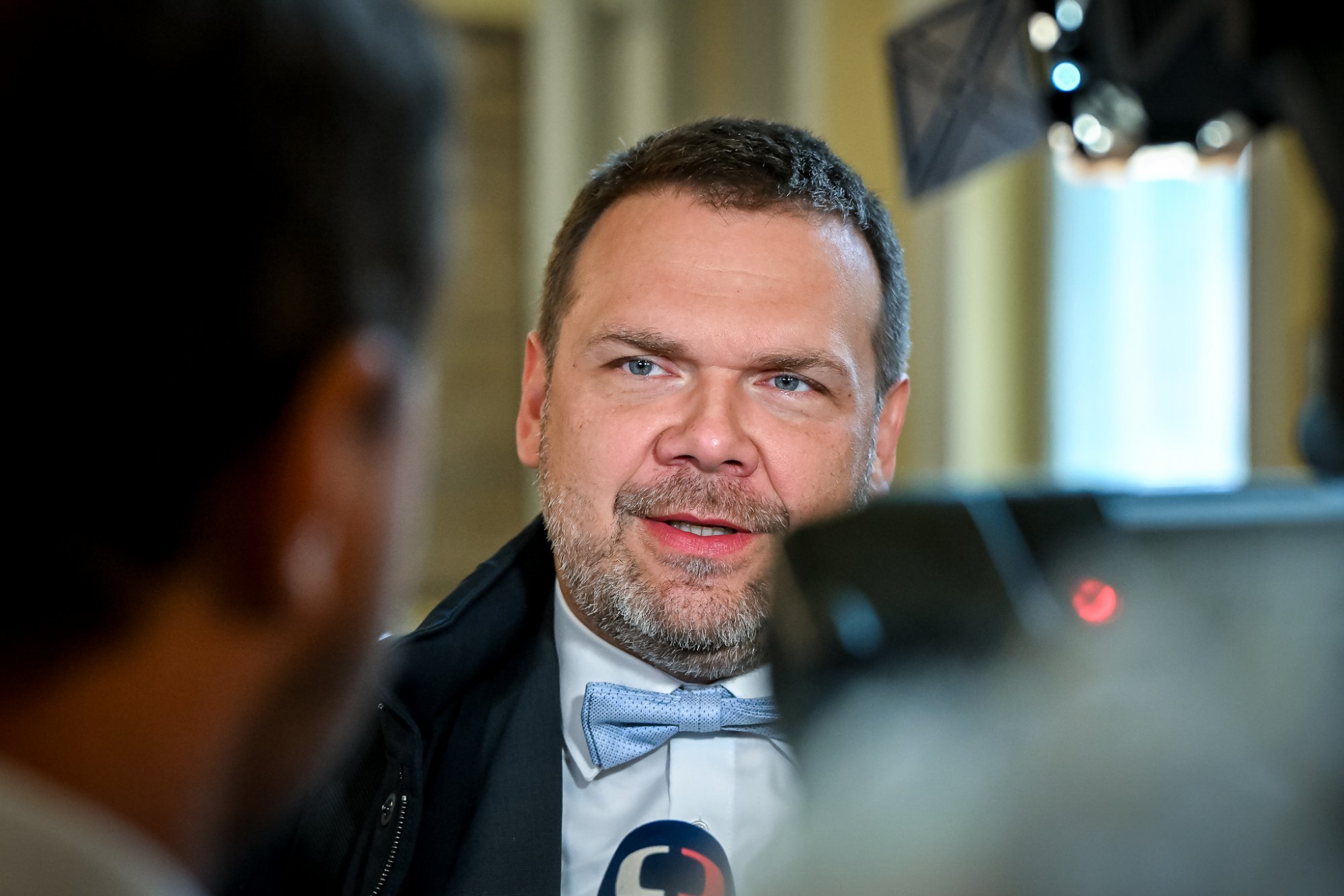 DVTV: Extremisté a populisté si udělali z televize a rozhlasu terč. Že jsem sám odmítal zvýšení poplatků? Mám právo měnit názor, říká Martin Baxa