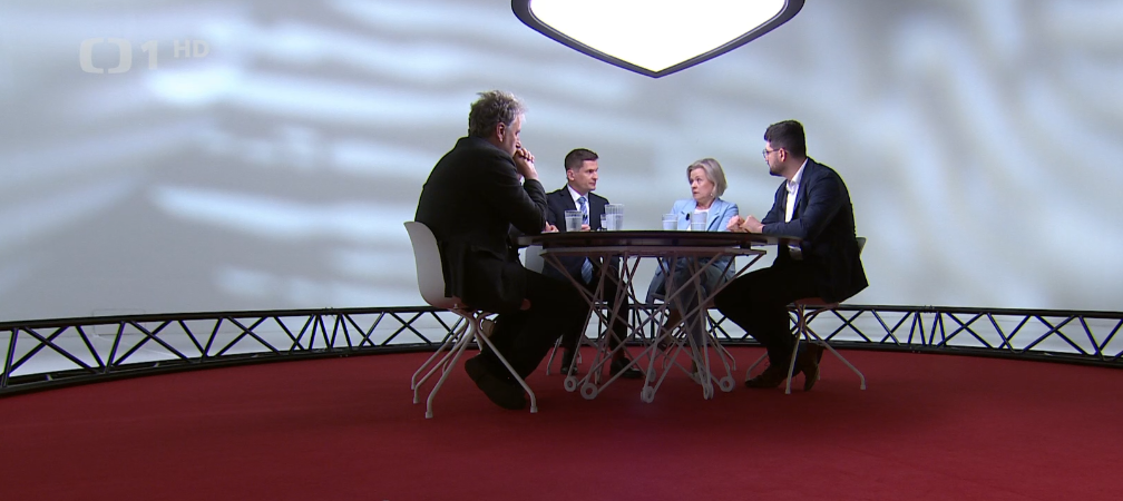 Nedělní debata ČT o pohonných hmotách: Babiš zmatkuje podobně jako za covidu, řekla Veronika Vrecionová