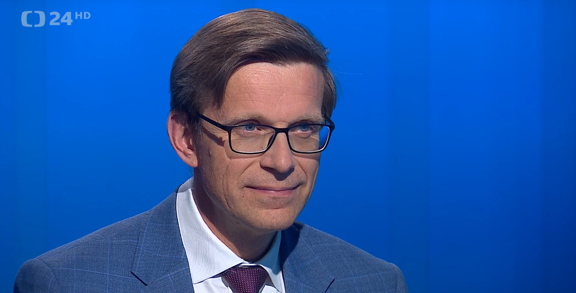 ČT24: Nemá to určovat aparát za zdmi úřadu, řekl Martin Kupka k návrhu vlády na regulaci cen paliv