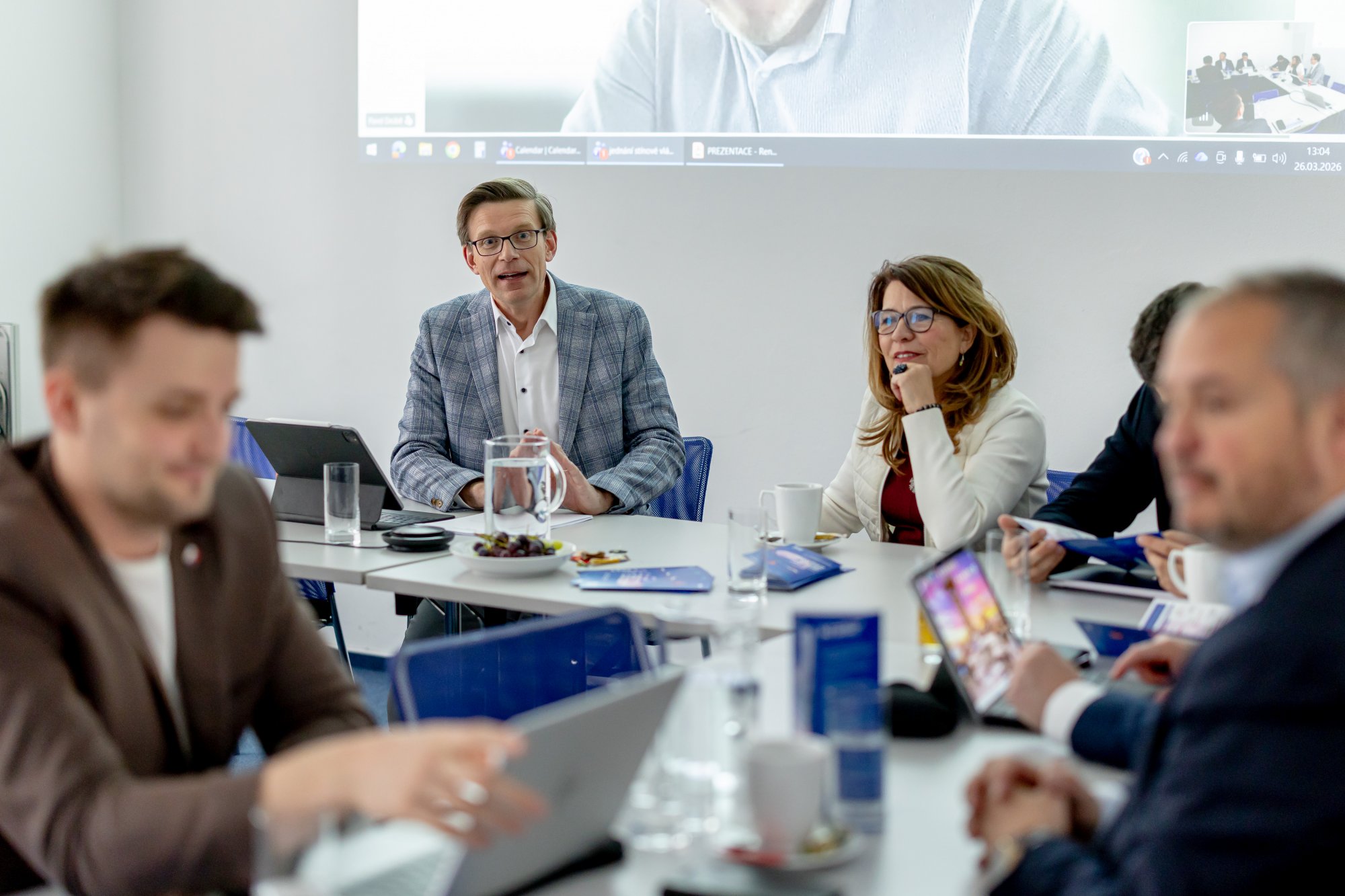 Stínová vláda ODS rozhodla o české strategii AI a předložení rozsáhlého pozměňovacího návrhu ke stavebnímu zákonu