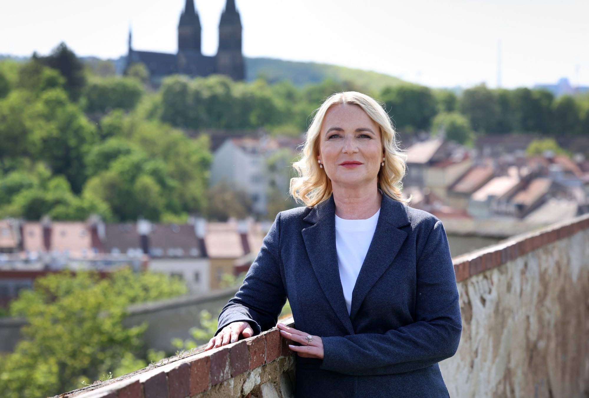 DVTV: Možná chce Babiš na summitu od Trumpa slyšet, že i když chodil v kampani s jeho červenou čepicí, 2 % na obranu nám neodpustí, říká Jana Černochová