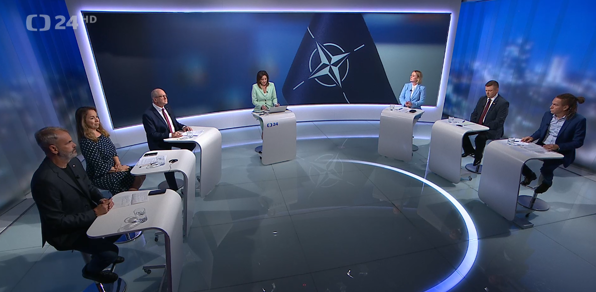 Jana Černochová: Události, komentáře ČT24 o výdajích na obranu a o summitu NATO