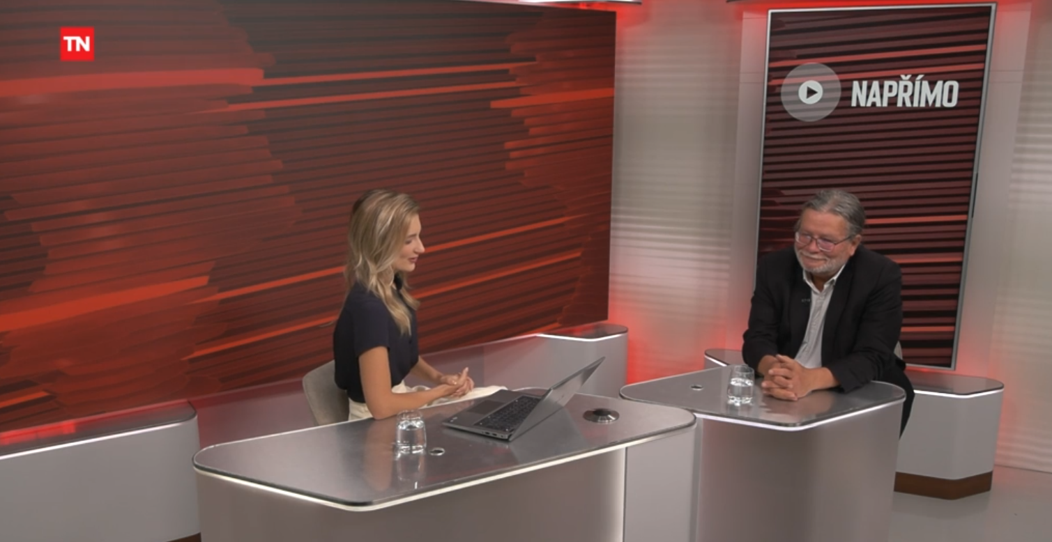 Alexandr Vondra v Napřímo: Na Chat Control mohou doplatit nevinní lidé. Kriminálníci ho obejdou