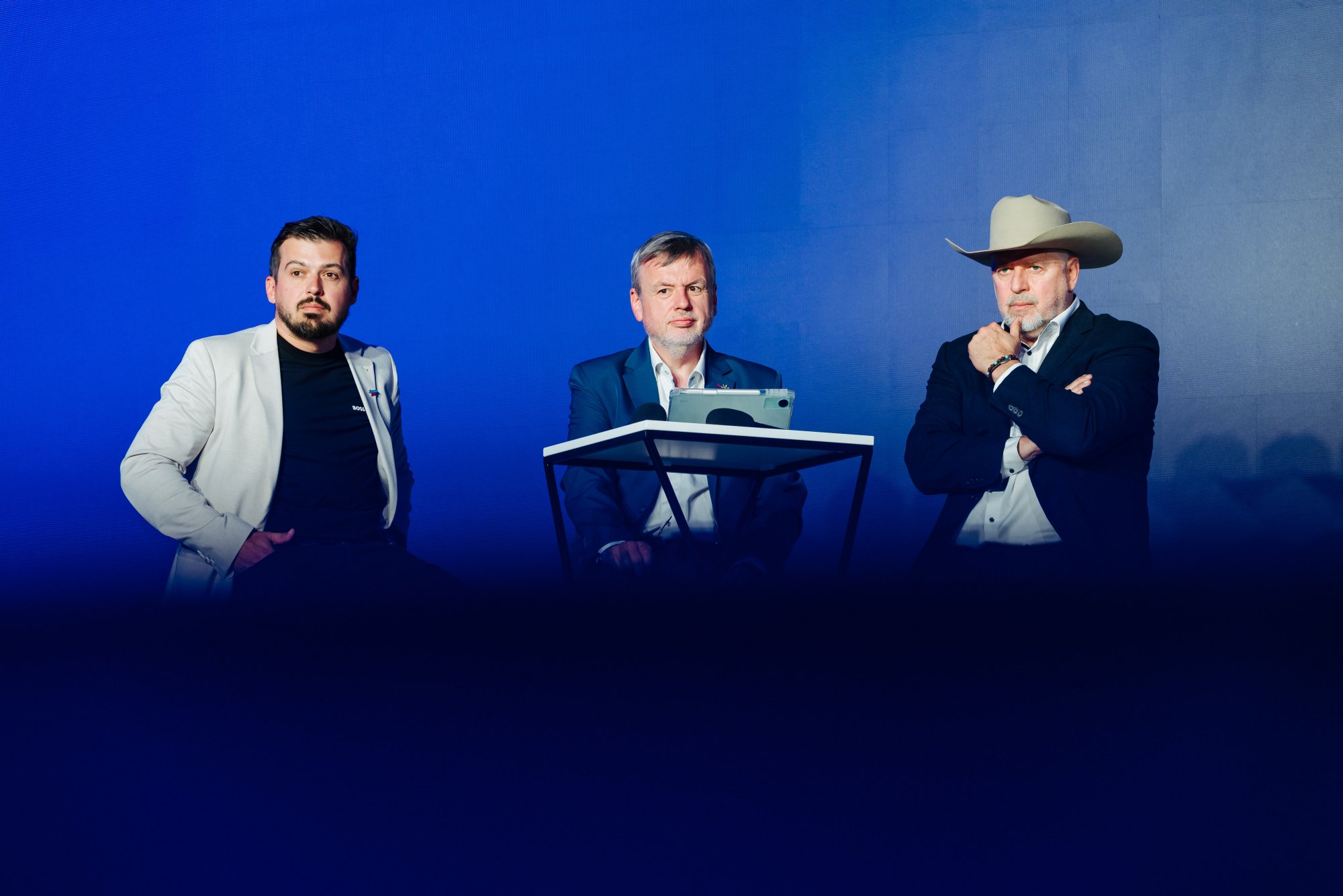 ODS: Politické vazby a zavřené dveře. Červený odmítnutím dokumentů prohloubil pochybnosti o výběru šéfa ČIŽP