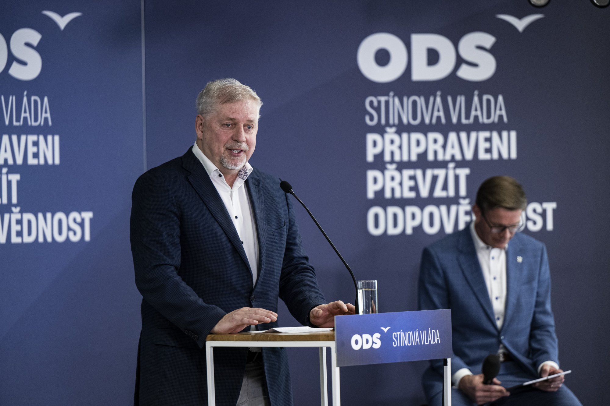 Petr Bendl: Vláda slibuje pomoc příští rok, farmáři však potřebují krmivo dnes. Stát jim navíc dluží zákonné náhrady